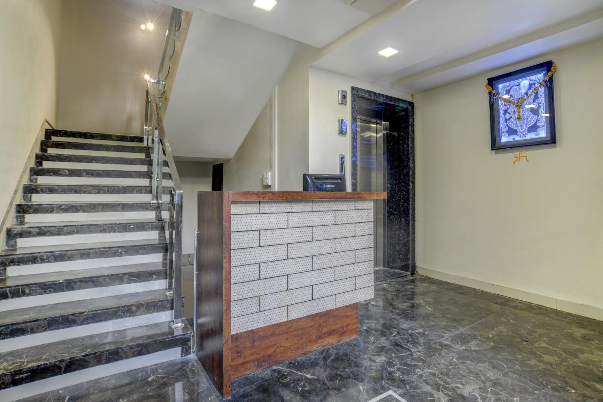 Hotel Capital O Abri Krishna Indore Zewnętrze zdjęcie
